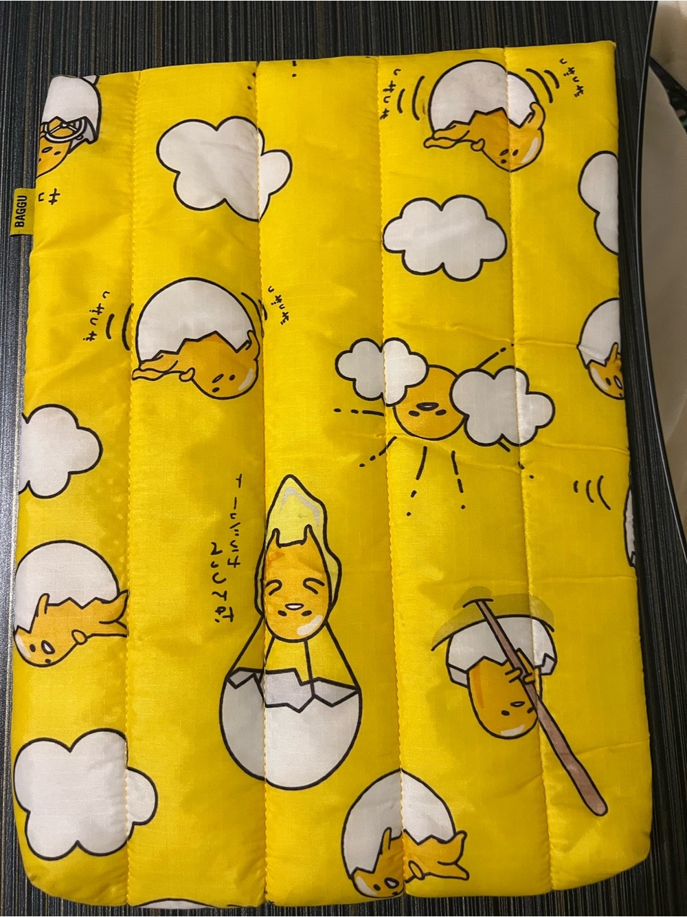 Yellow Gudetama Quilted laptop sleeve - BAGGU